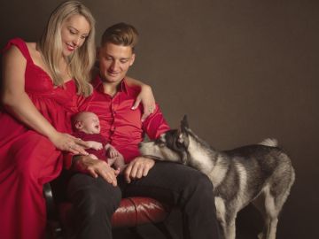 bonjour à tous,

un petit partage de cette séance naissance avec la famille au complet !
Une étape comme la naissance de notre enfant est tellement...