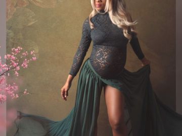 Bonjour à tous, petit partage de ce début de semaine, une superbe maman dans une mise en scène romantique, tu es splendide belle danseuse.💚🩷

belle soirée...