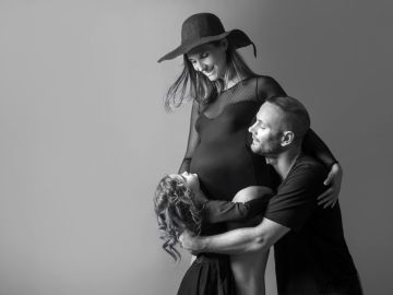 Bonsoir les amis, 

Voici encore la petite famille du bonheur dans un style intemporelle toute en émotion, vous êtes tellement magnifique, j'adore cette...