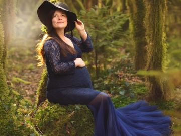 Bonjour à tous, je vous partage l'amour et la complicité de ce joli couple, une belle séance en forêt avec une maman courageuse qui a bravé le froid !💙💛...
