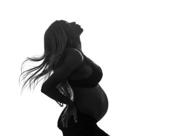 Bonjour à tous, 🤍🖤🤍🖤je vous partage Ma belle artiste danseuse dans des photos intemporelle pour cette dernière grossesse, elle est juste magnifique n'est ce...