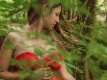 Coucou les amis, encore cette superbe famille que j'adore ❤️! Leur séance photo en nature pour cette deuxième grossesse était vraiment un chouette moment...